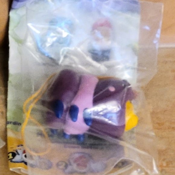 Winnie The Pooh Peek-a-Pooh #12 Garden Series Ant Tomy Yujin - Picture 5 of 5